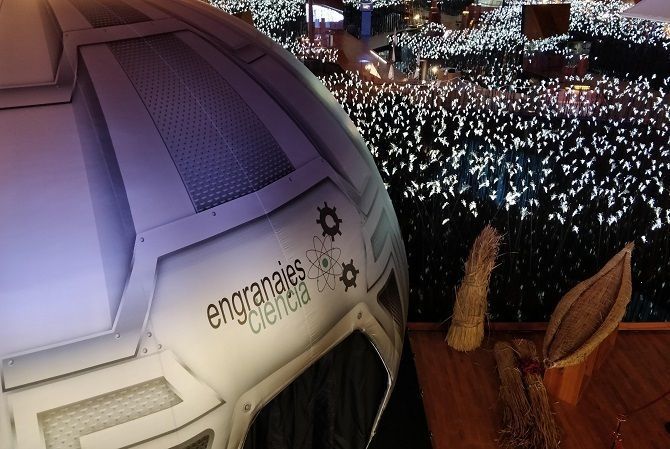 cine-inmersivo-360-planetario-01
