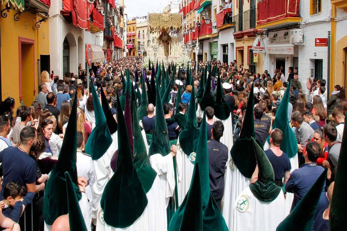 Semana-Santa-Sevilla-2025-de-Miercoles-Santo-a-Domingo-de-Resurreccion-3